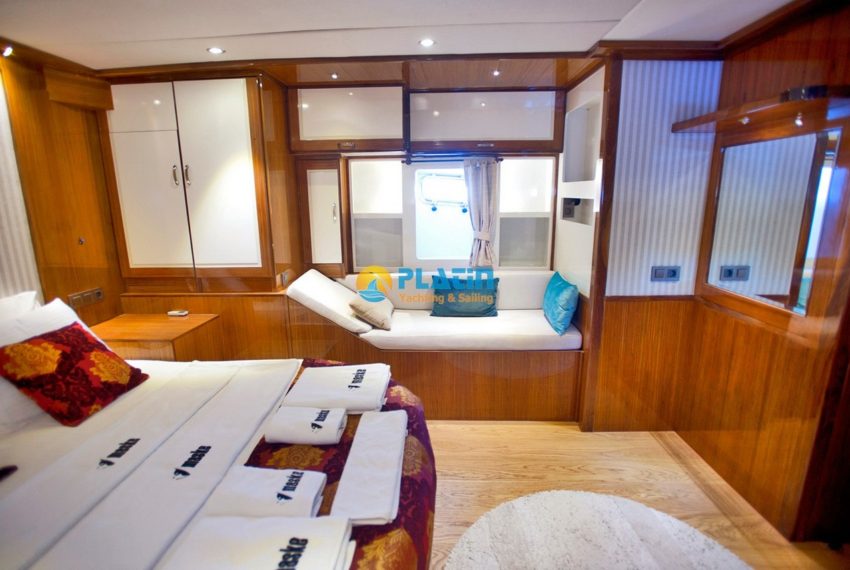 Maske 2 Gulet Yat 21