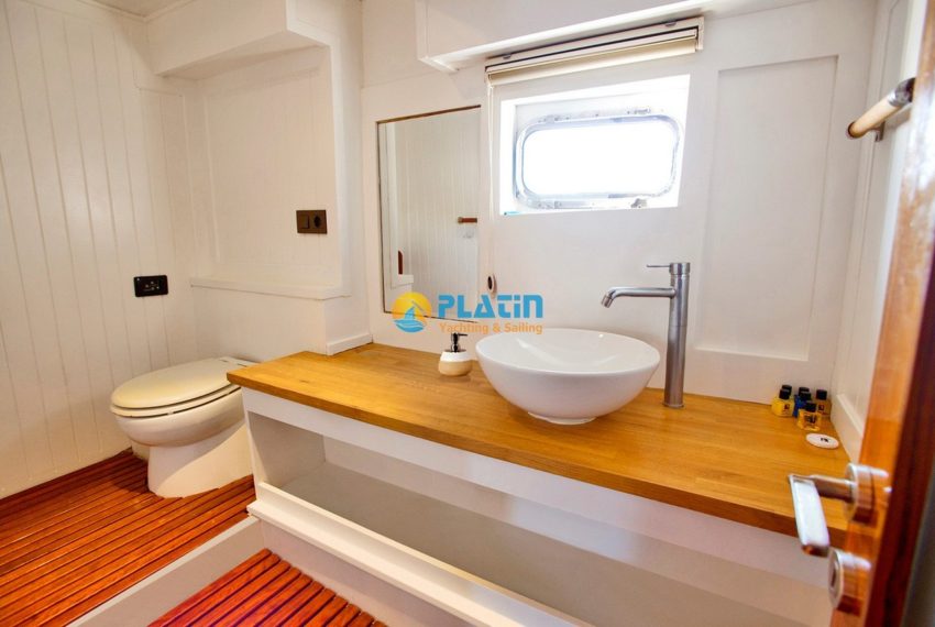 Maske 2 Gulet Yat 40